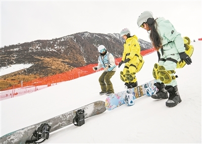 冰雪热遇上中国年，圈粉中外游客