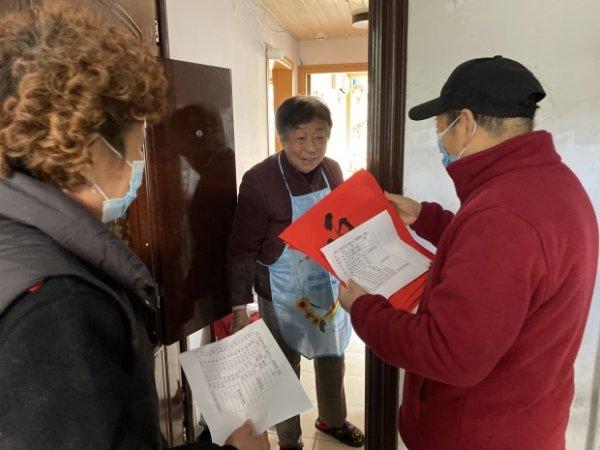 穿越时空之旅，沉浸式体验古代10种身份，今日我化身花鸟使！揭秘古人生活情趣与智慧。