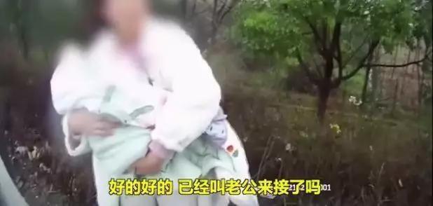 惊险高速路！妈妈急停下车狂打孩子，背后真相令人揪心……