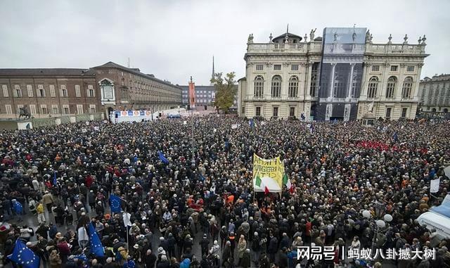 基辅街头弥漫的怒火，乌克兰民众的愤懑为何愈演愈烈？